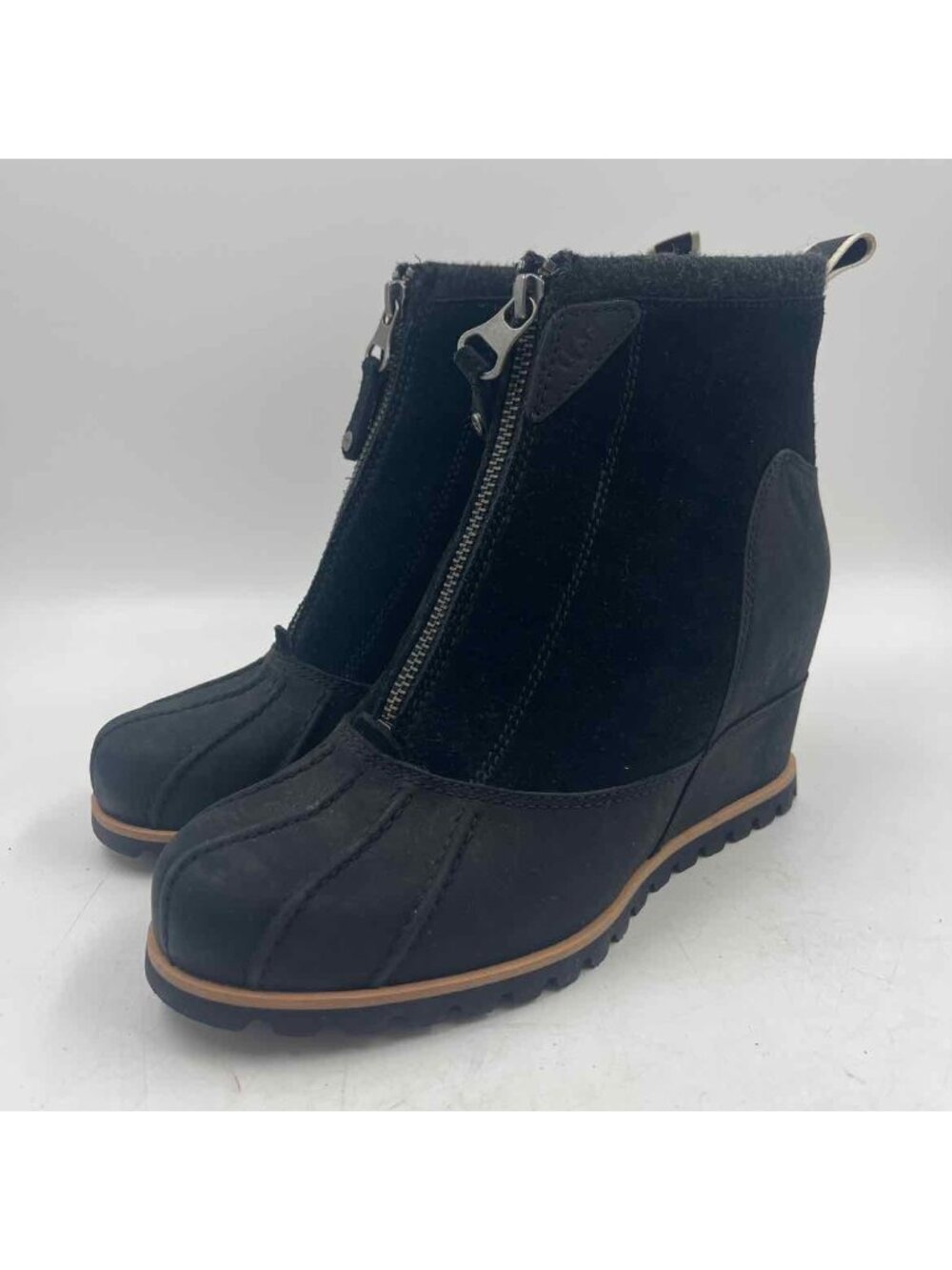 Ugg Women's Shoe Size 8 Black Solid Boots